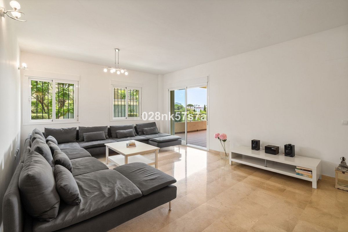 Appartement te koop in El Faro | 3 slaapkamers H5443987