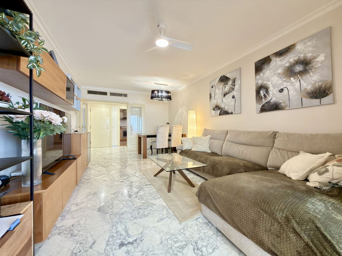 Appartement te koop in El Faro | 2 slaapkamers H5492602