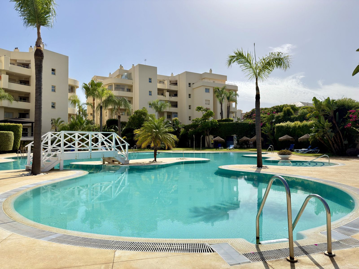 Appartement te koop in El Faro | 2 slaapkamers H5492602