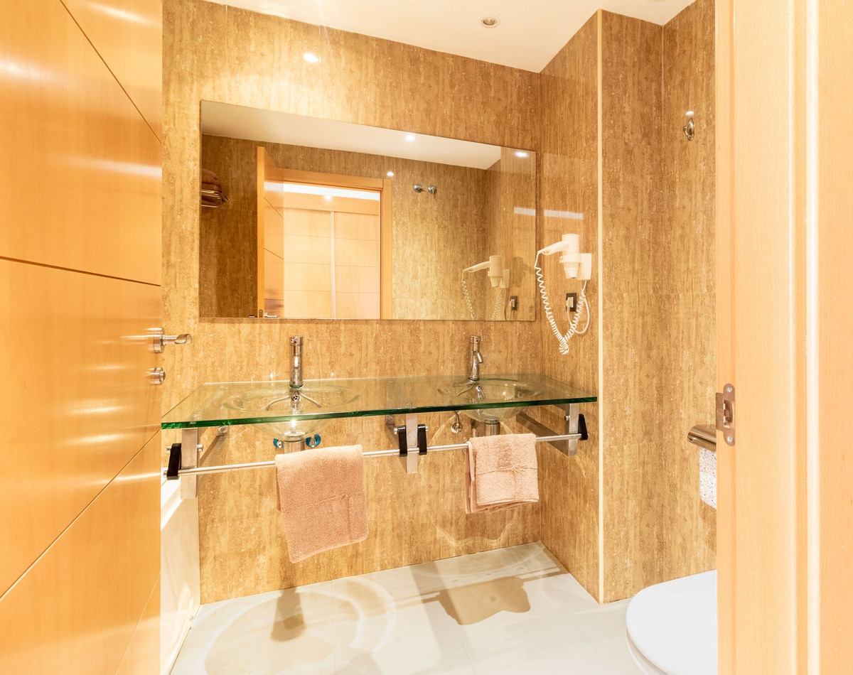 Appartement te koop in El Paraiso | 2 slaapkamers H4671403