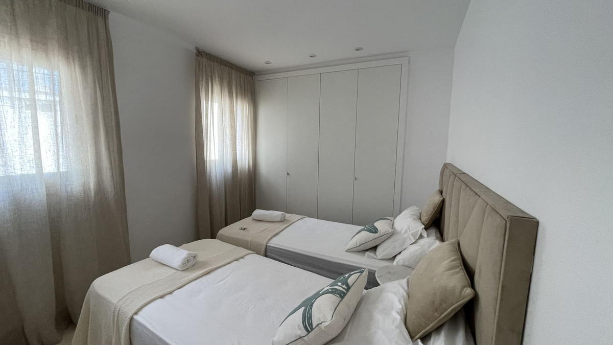 Appartement te koop in El Paraiso | 3 slaapkamers H5020621