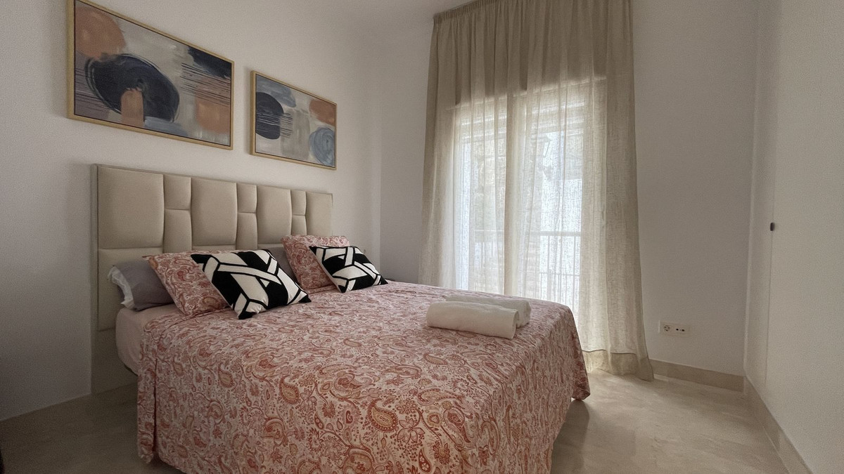 Appartement te koop in El Paraiso | 3 slaapkamers H5020621