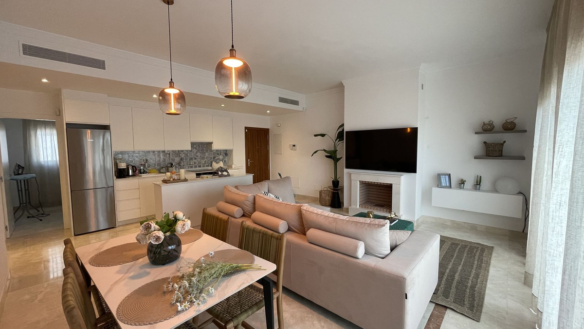 Appartement te koop in El Paraiso | 3 slaapkamers H5020621