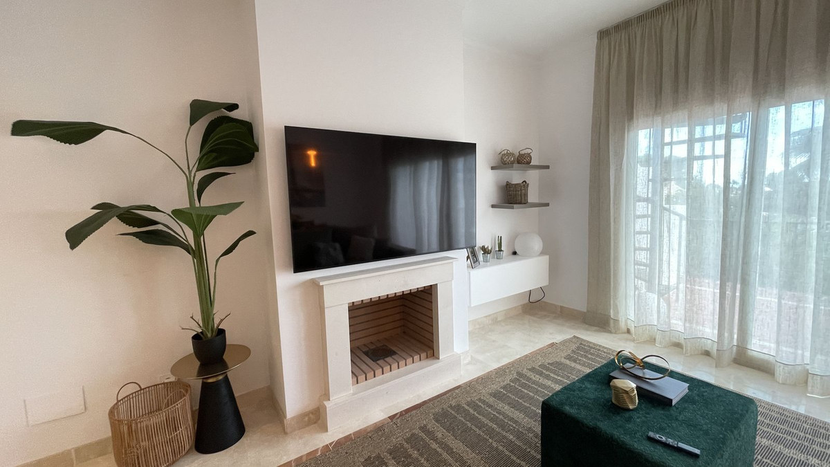Appartement te koop in El Paraiso | 3 slaapkamers H5020621
