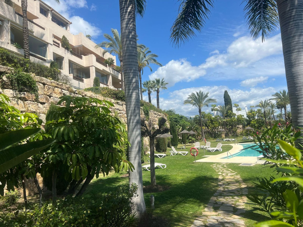 Begane grond appartement in El Paraiso-25