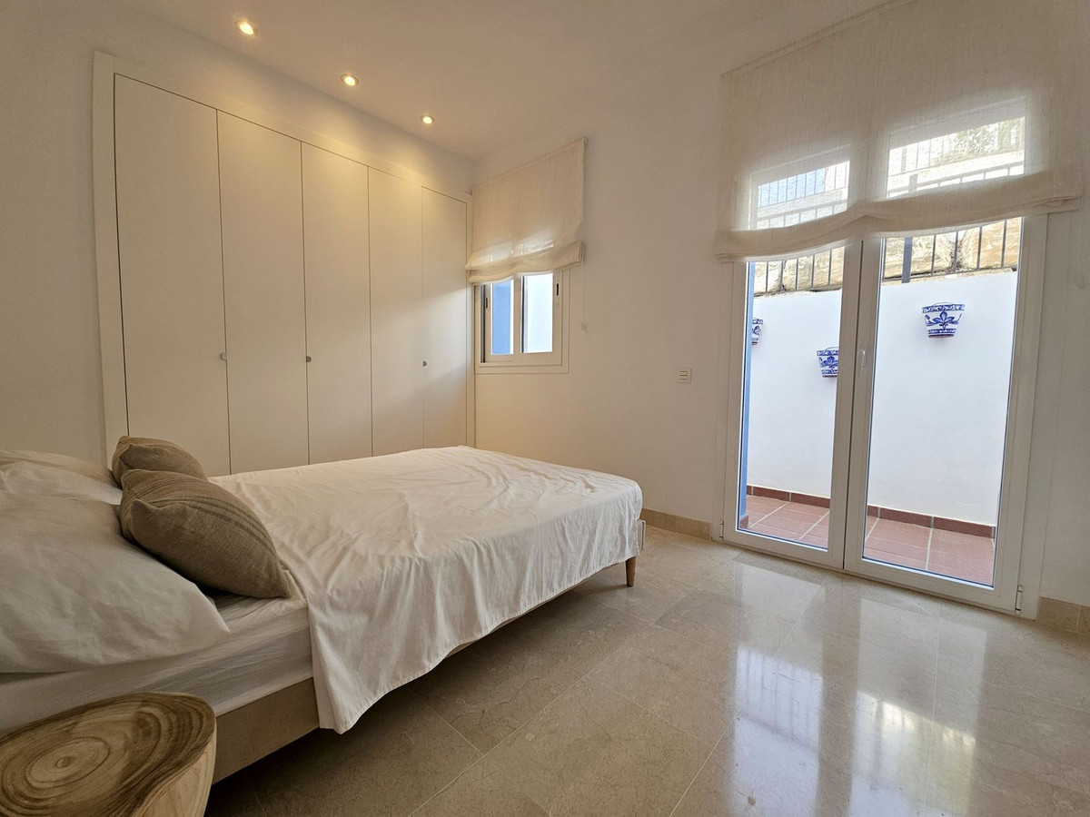 Begane grond appartement in El Paraiso-8