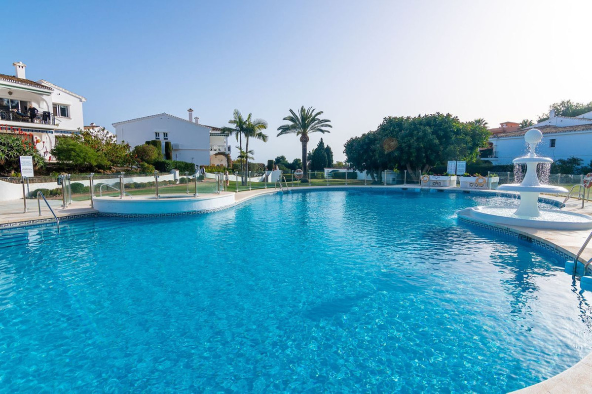 Apartment for sale in El Paraiso | 2 bedrooms H5075278
