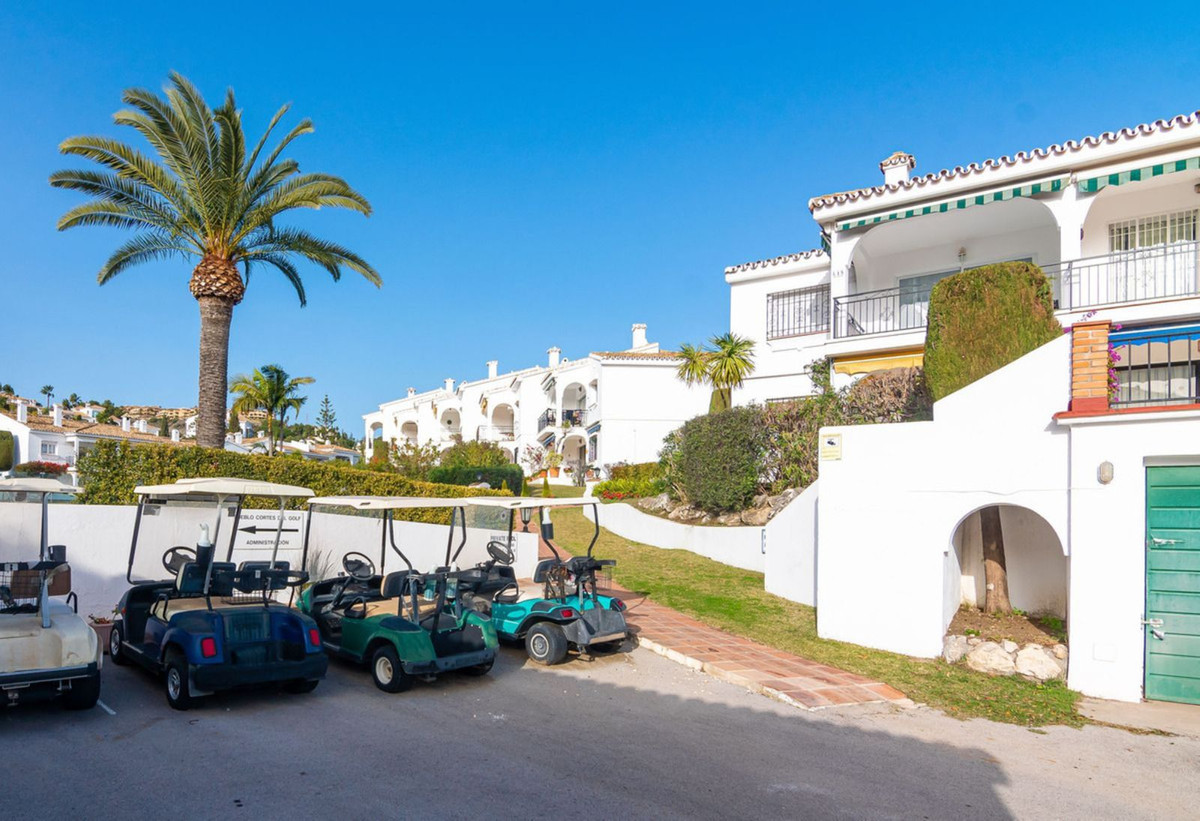 Apartment for sale in El Paraiso | 2 bedrooms H5075278