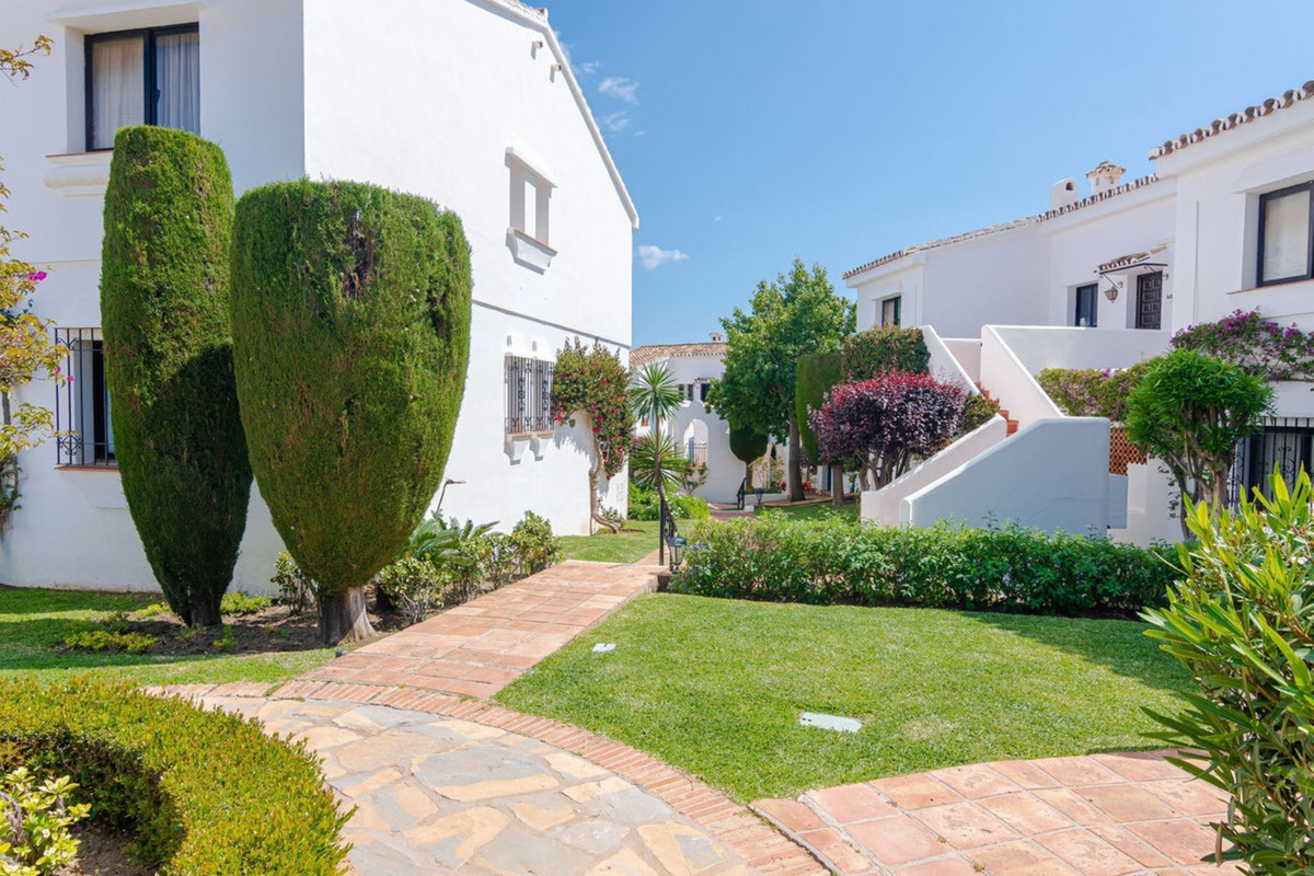 Apartment for sale in El Paraiso | 2 bedrooms H5075278