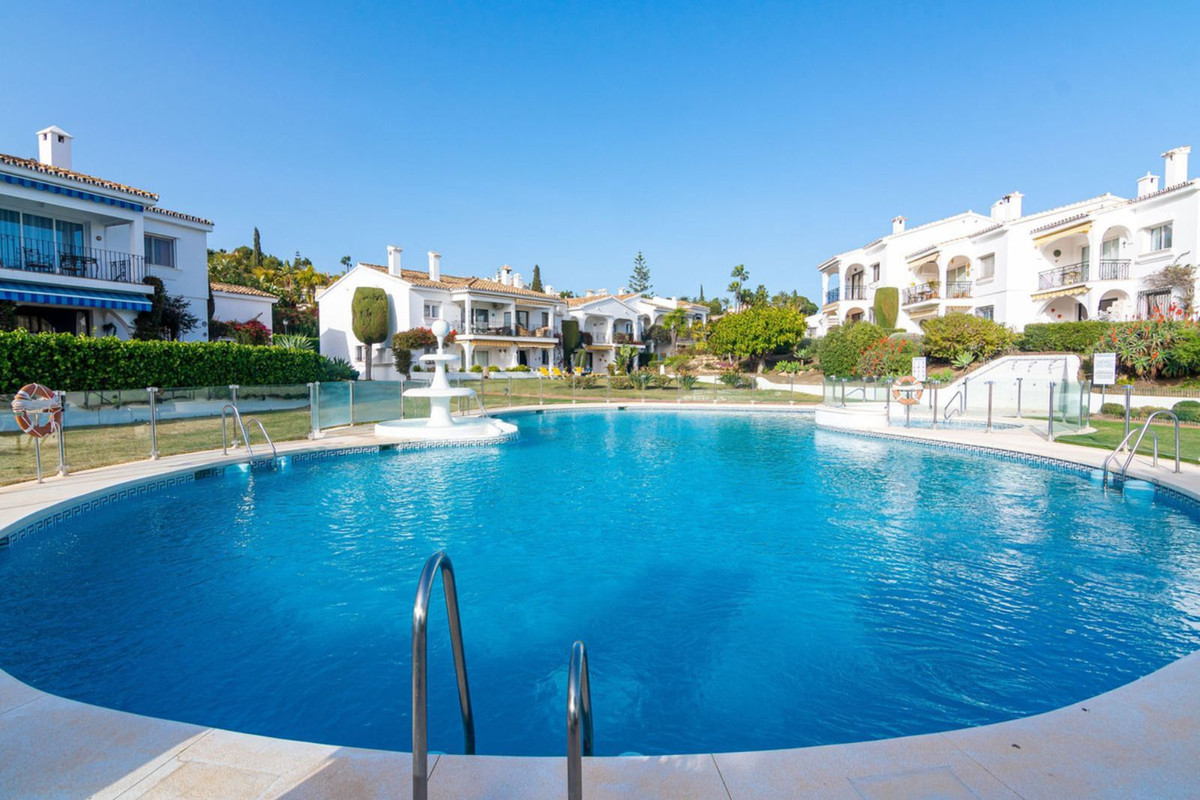 Apartment for sale in El Paraiso | 2 bedrooms H5075278