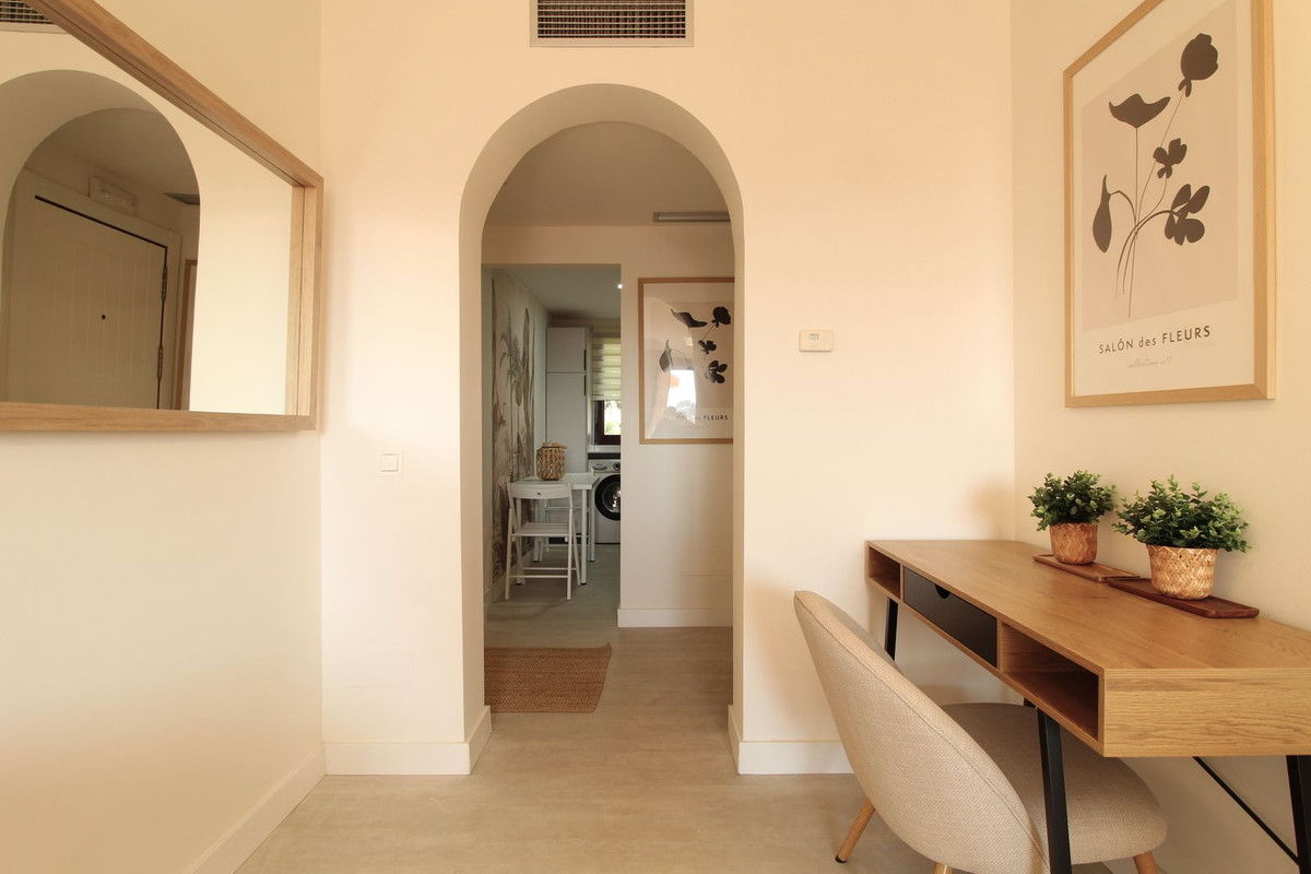 Appartement te koop in El Paraiso | 2 slaapkamers H5076178