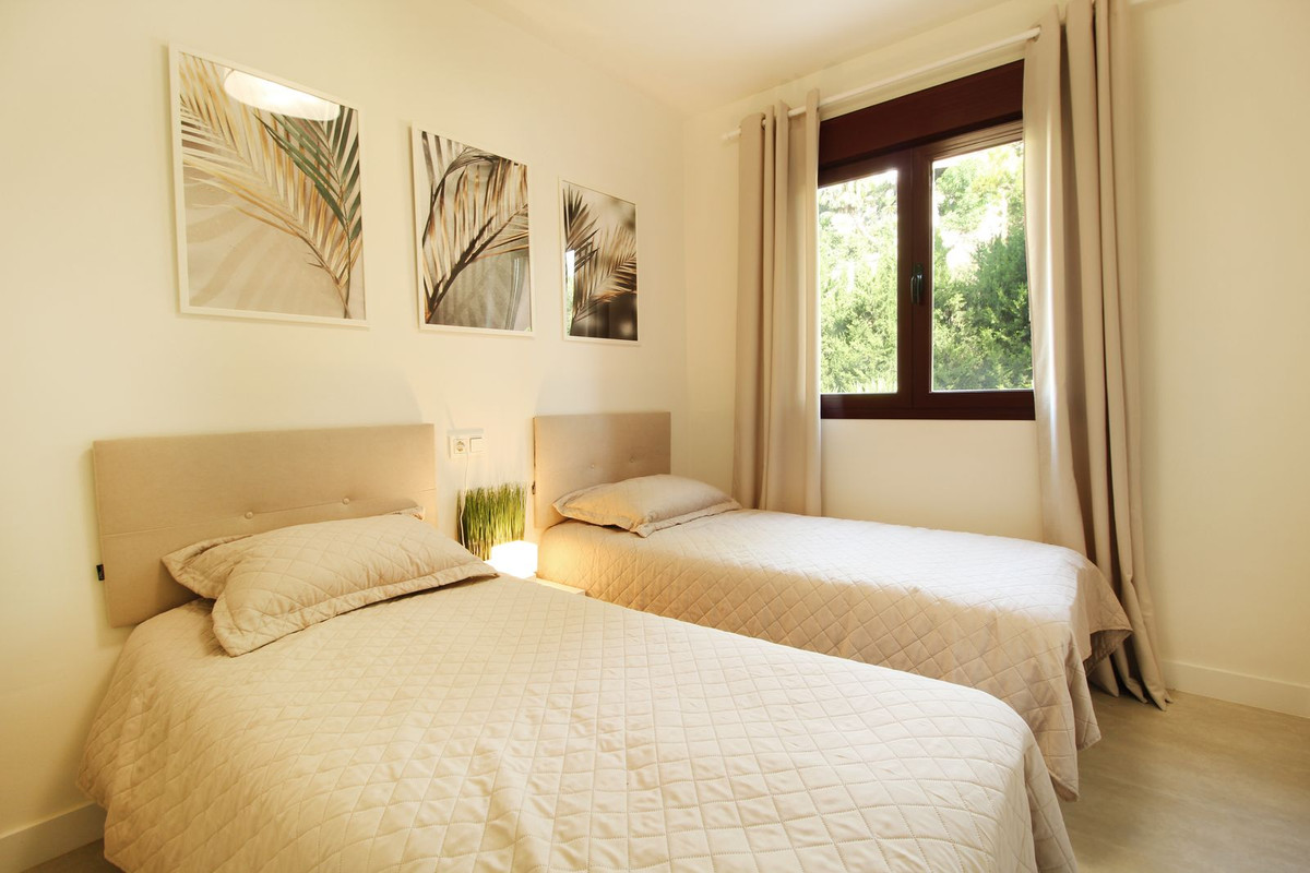 Appartement te koop in El Paraiso | 2 slaapkamers H5076178
