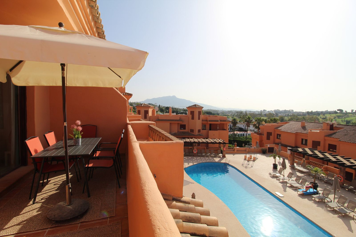 Appartement te koop in El Paraiso | 2 slaapkamers H5076178