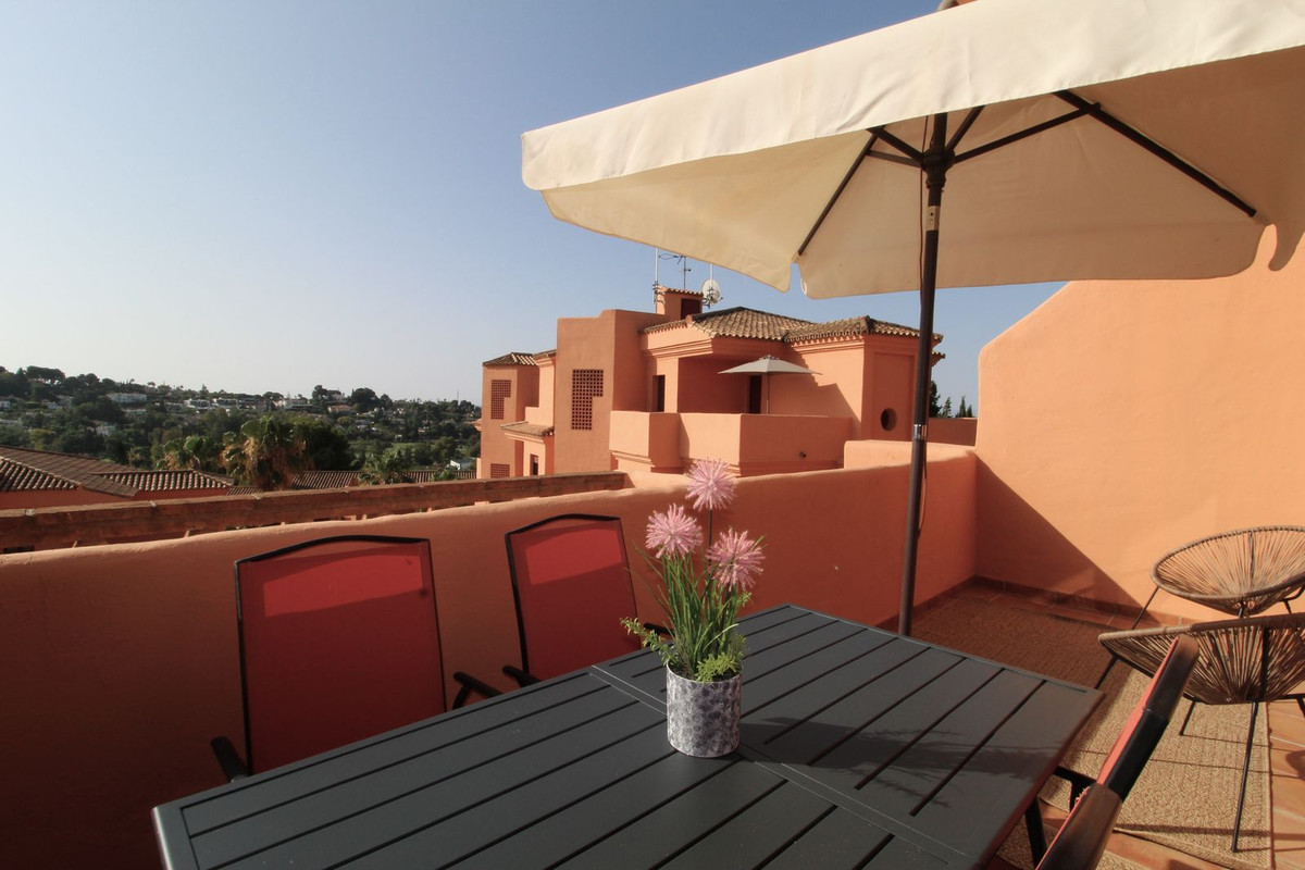 Appartement te koop in El Paraiso | 2 slaapkamers H5076178