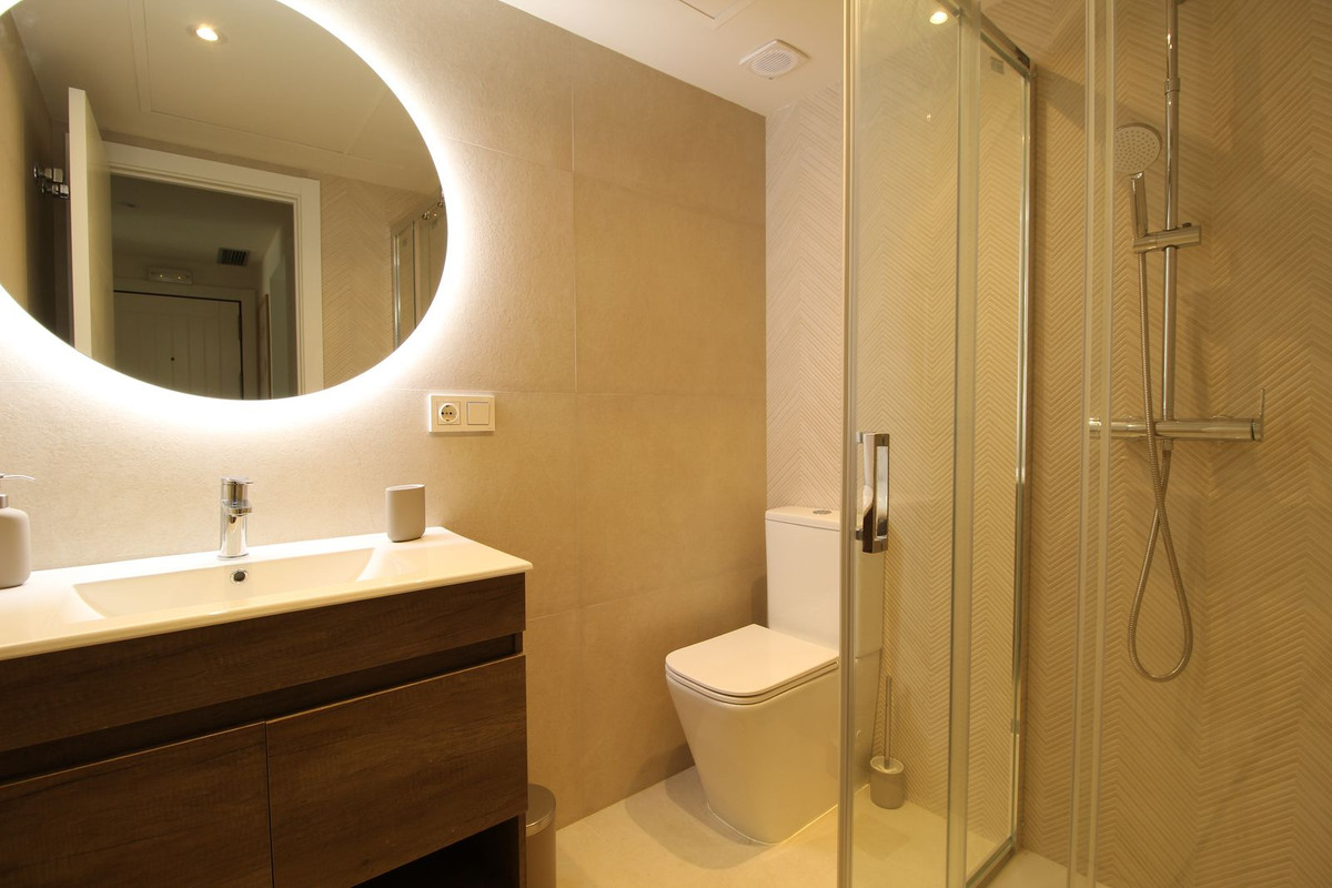 Appartement te koop in El Paraiso | 2 slaapkamers H5076178
