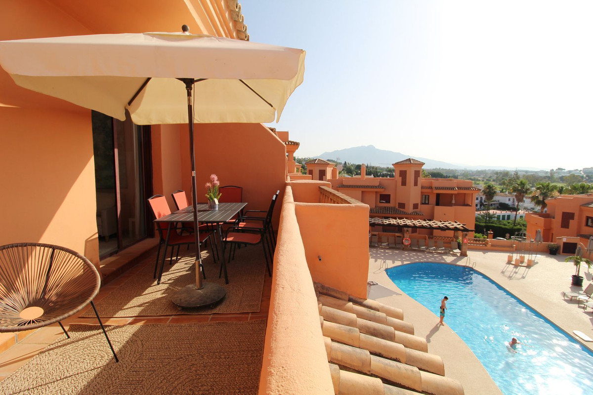 Appartement te koop in El Paraiso | 2 slaapkamers H5076178