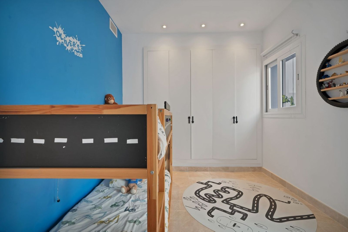 Appartement te koop in El Paraiso | 3 slaapkamers H5079178