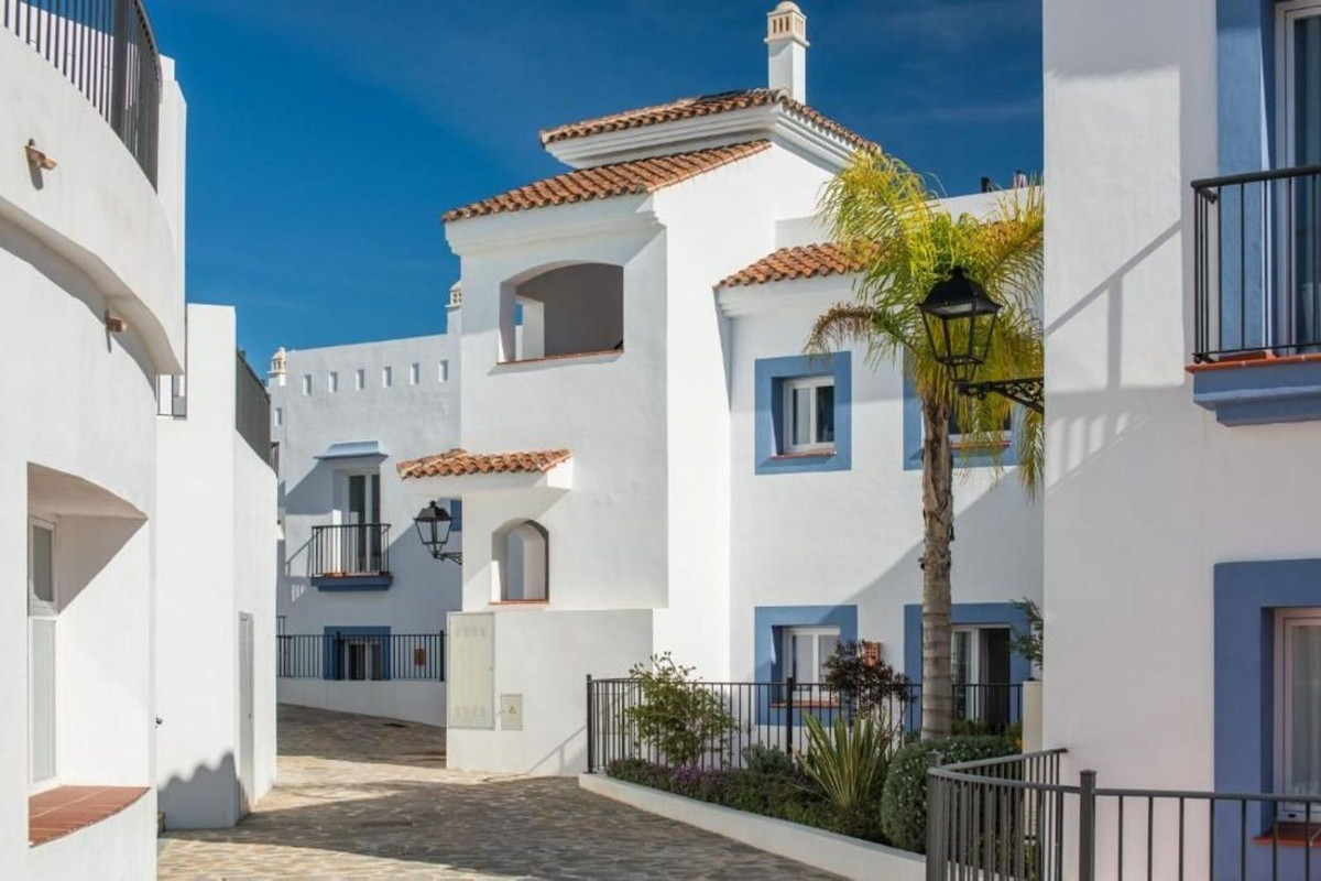 Appartement te koop in El Paraiso | 3 slaapkamers H5079178