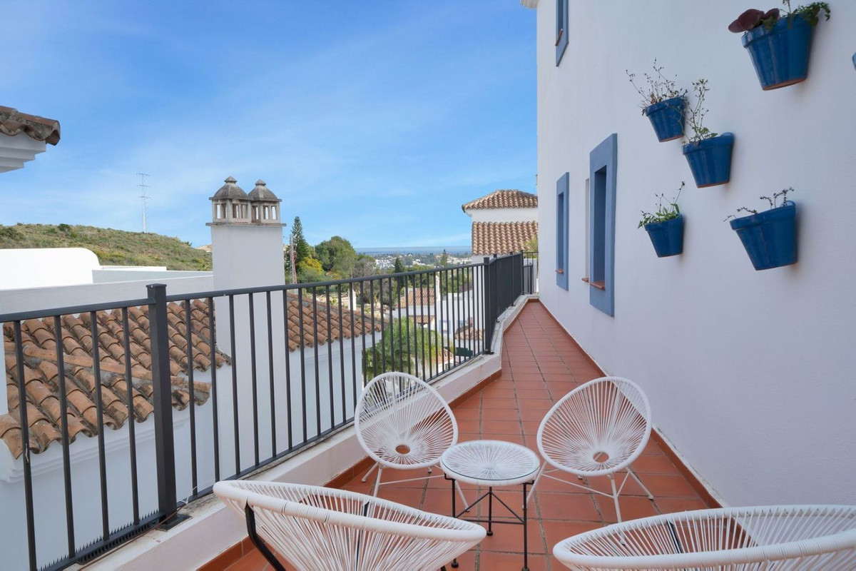 Appartement te koop in El Paraiso | 3 slaapkamers H5079178