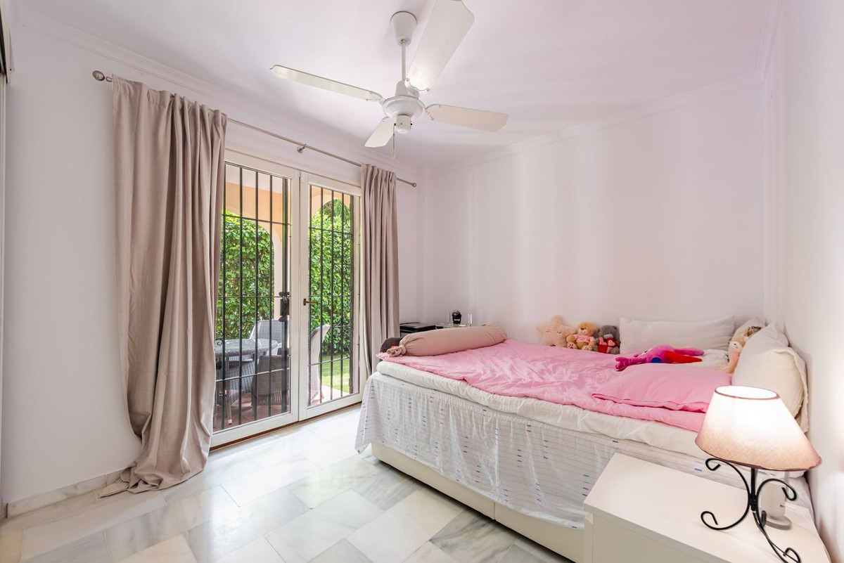 Appartement te koop in El Paraiso | 3 slaapkamers H5084116