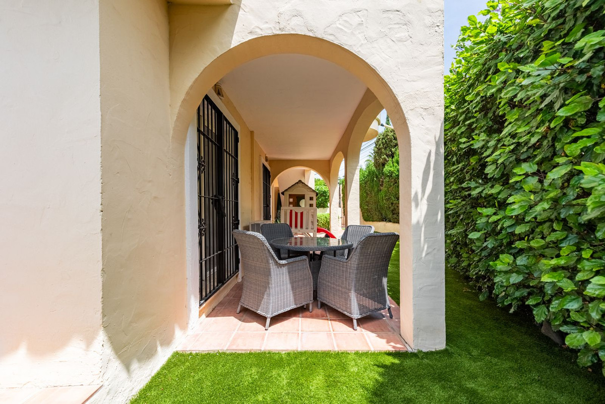 Appartement te koop in El Paraiso | 3 slaapkamers H5084116