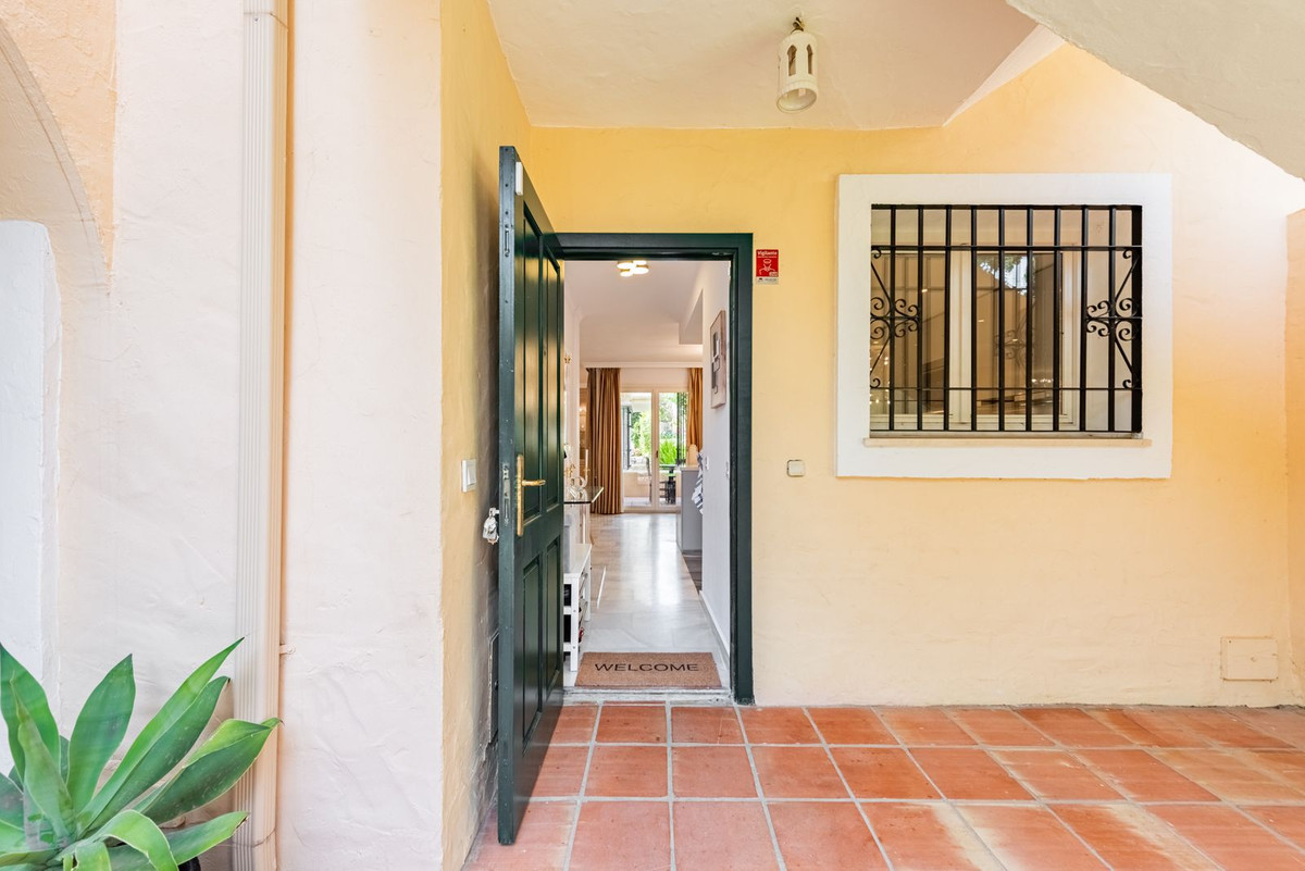 Appartement te koop in El Paraiso | 3 slaapkamers H5084116