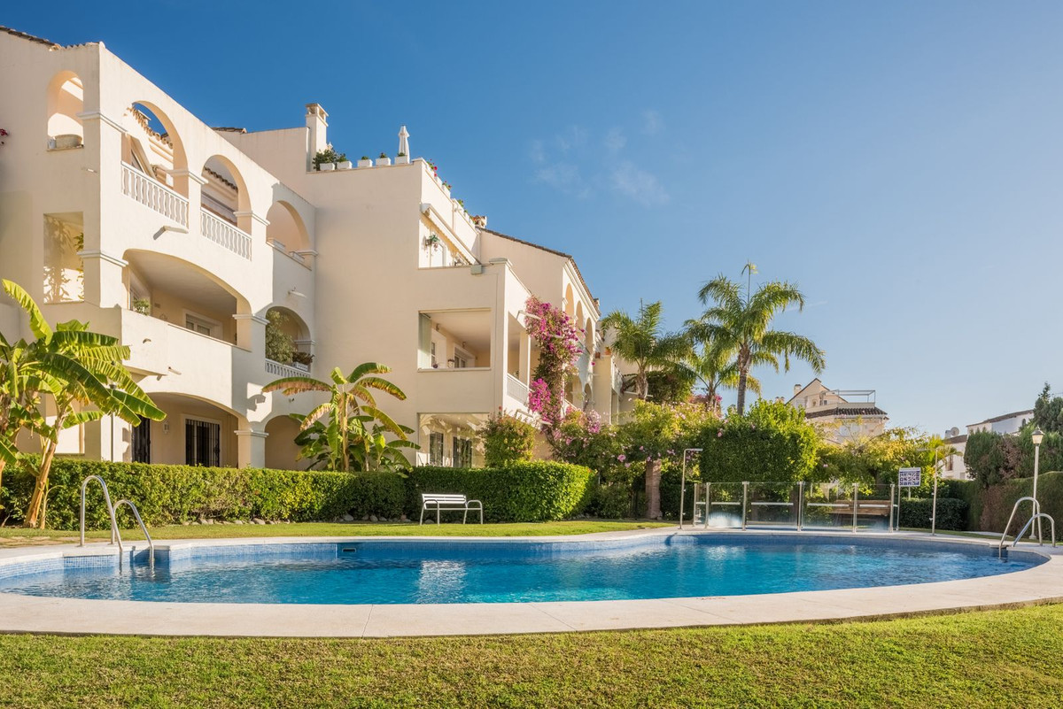 Appartement te koop in El Paraiso | 3 slaapkamers H5084116