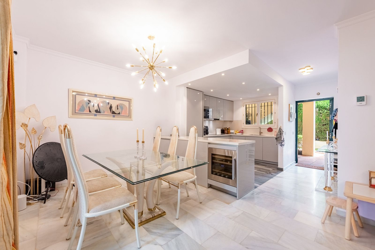 Appartement te koop in El Paraiso | 3 slaapkamers H5084116