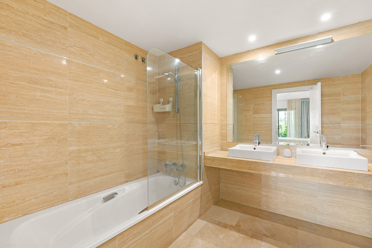 Appartement te koop in El Paraiso | 3 slaapkamers H5104552