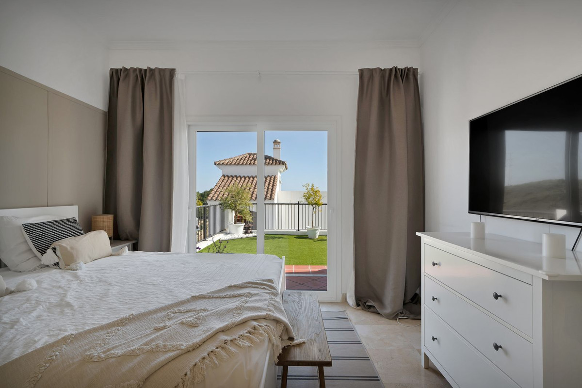 Appartement te koop in El Paraiso | 3 slaapkamers H5108602