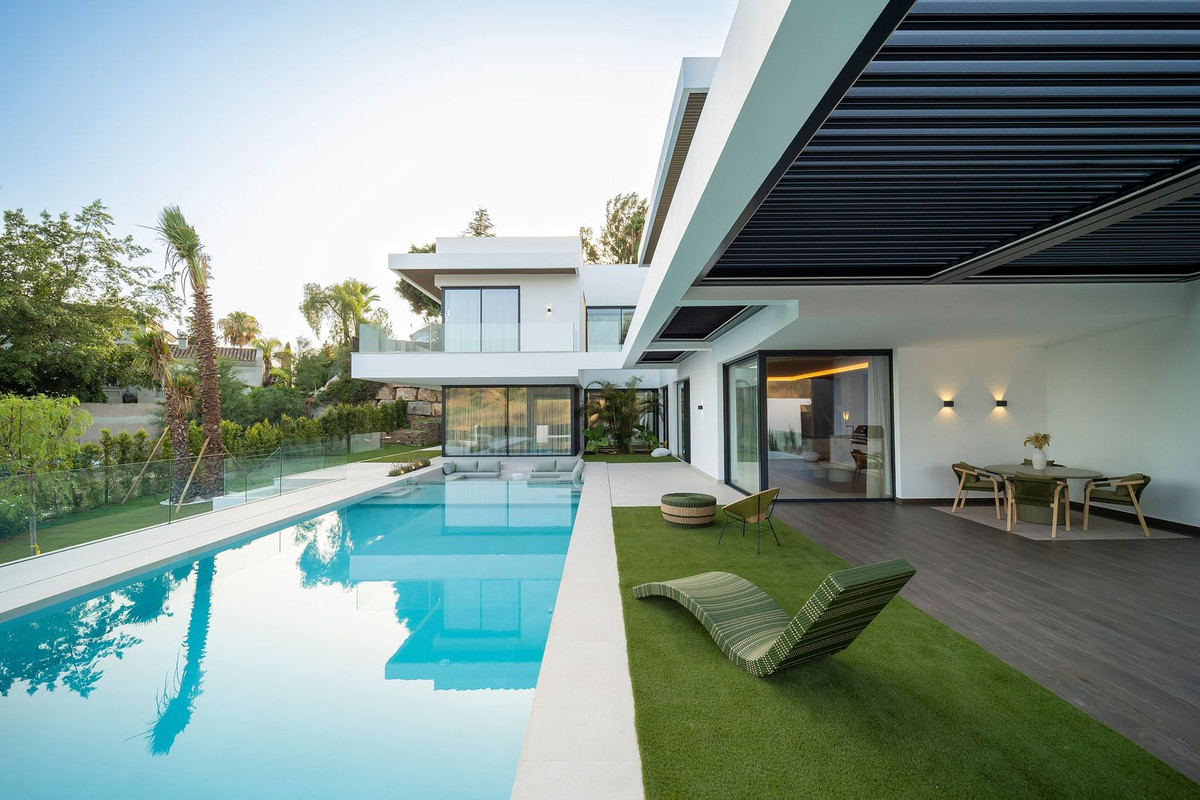 Huis te koop in El Paraiso | 6 slaapkamers H5118037