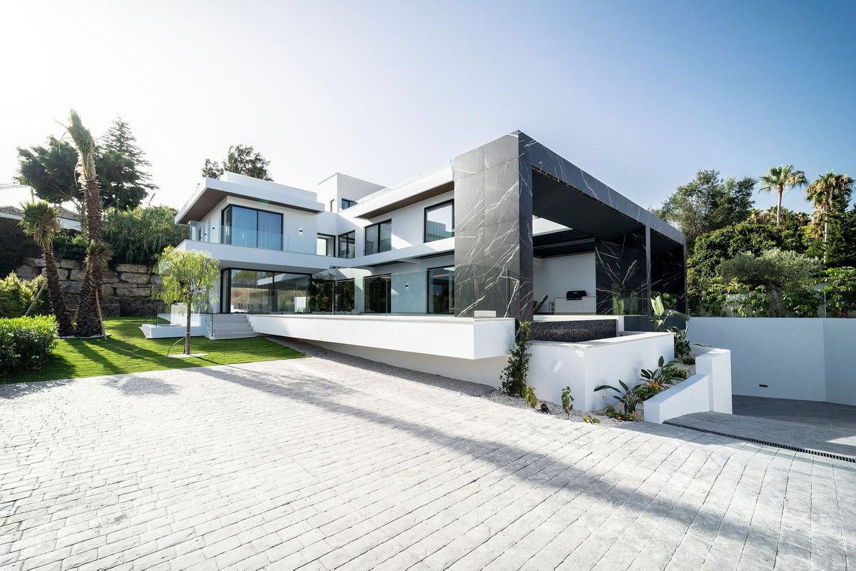 Huis te koop in El Paraiso | 6 slaapkamers H5118037