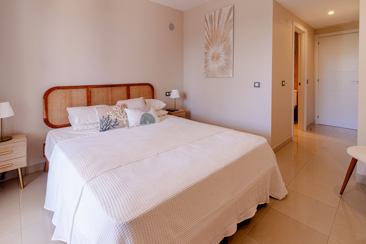 Appartement te koop in El Paraiso | 2 slaapkamers H5119618
