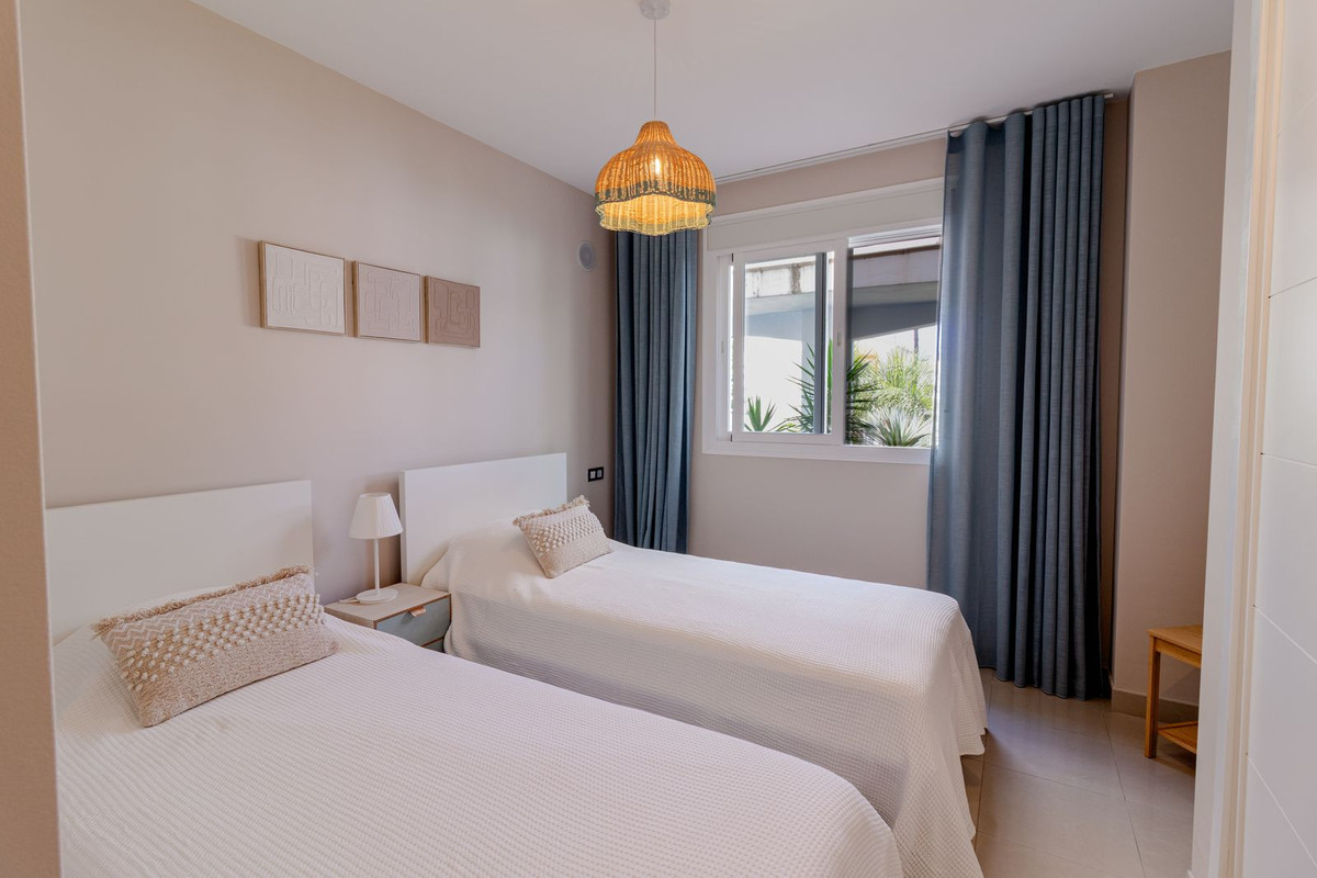Appartement te koop in El Paraiso | 2 slaapkamers H5119618