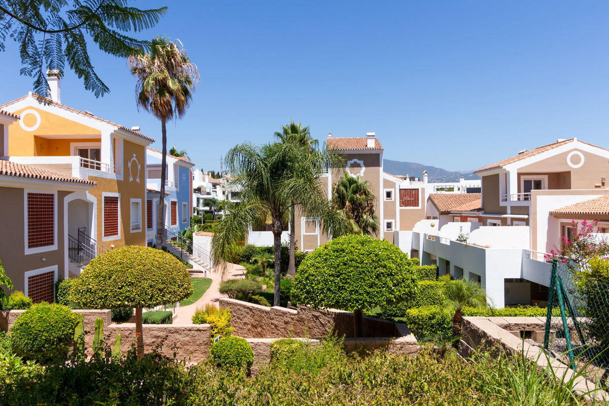 Appartement te koop in El Paraiso | 2 slaapkamers H5119618