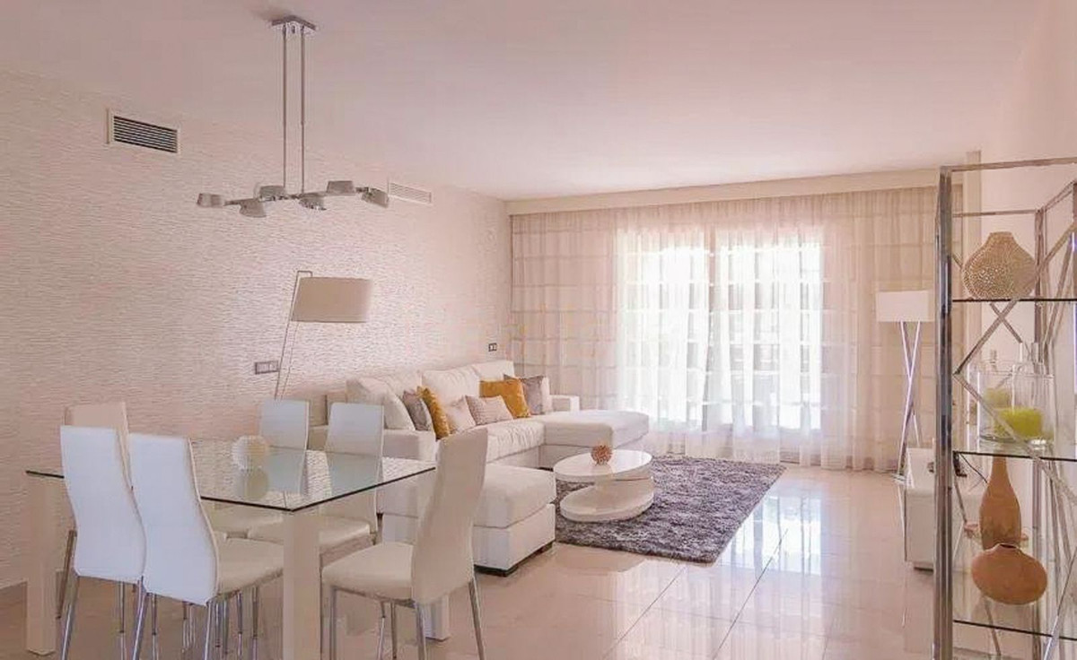 Appartement te koop in El Paraiso | 2 slaapkamers H5120521