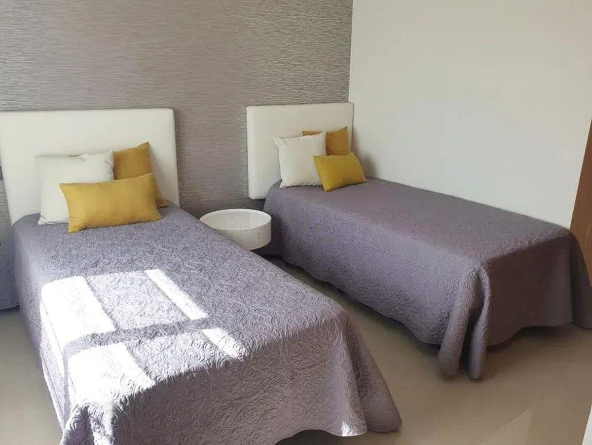 Appartement te koop in El Paraiso | 2 slaapkamers H5120521