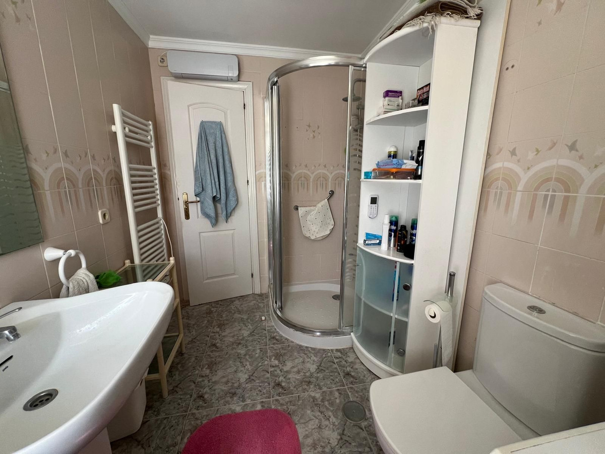 Appartement te koop in El Paraiso | 2 slaapkamers H5121997