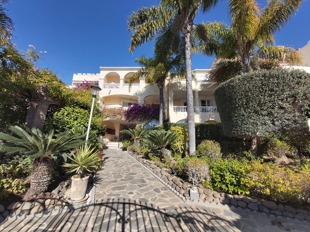 Appartement te koop in El Paraiso | 2 slaapkamers H5121997