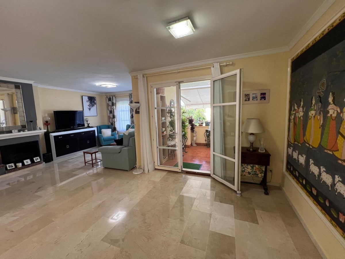 Appartement te koop in El Paraiso | 2 slaapkamers H5121997