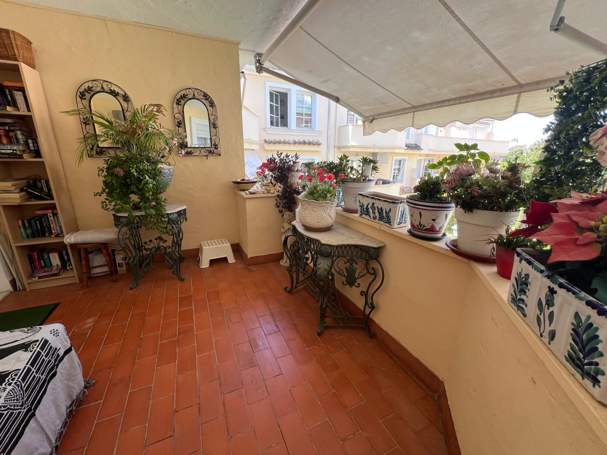 Appartement te koop in El Paraiso | 2 slaapkamers H5121997