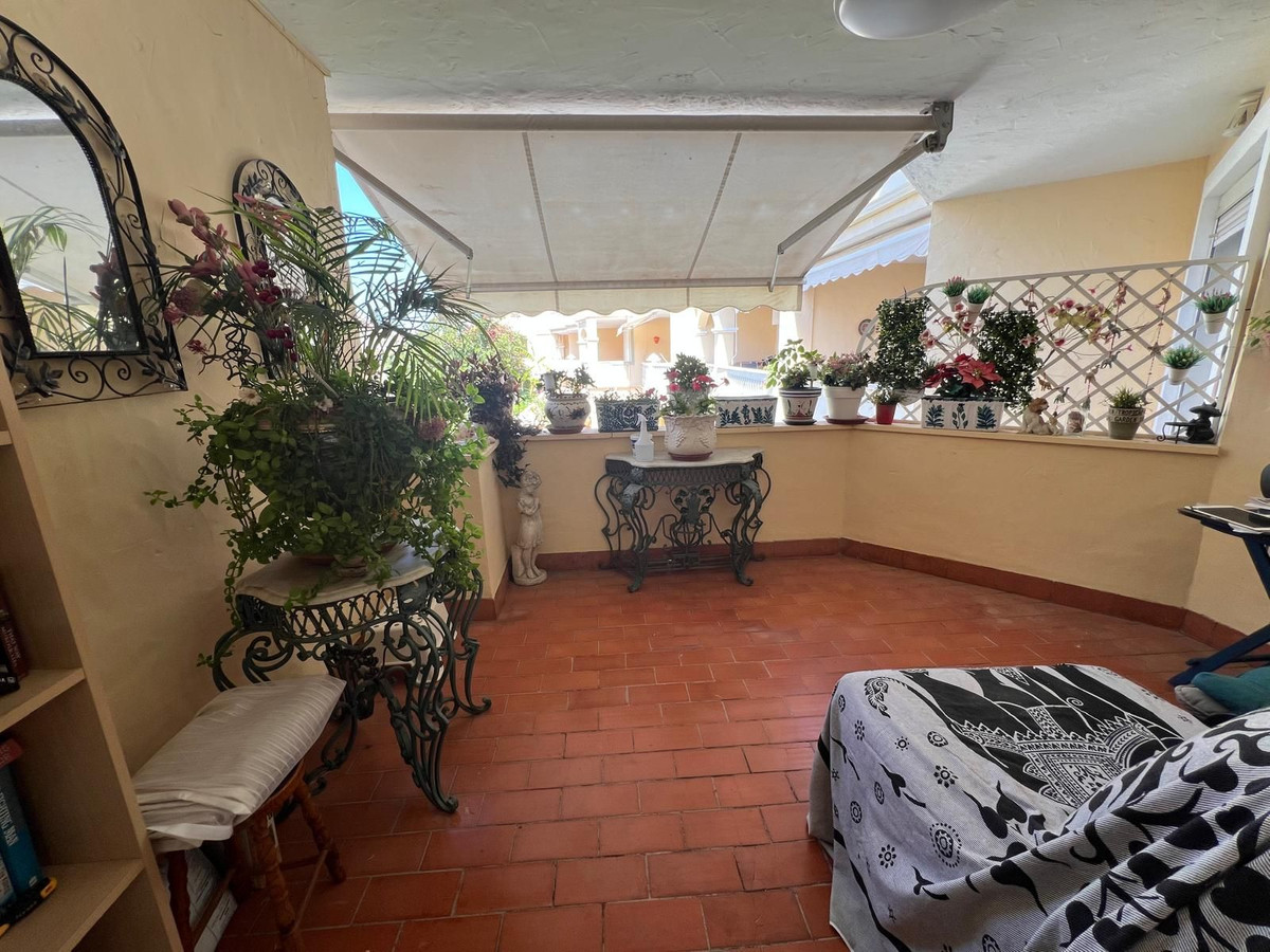 Appartement te koop in El Paraiso | 2 slaapkamers H5121997