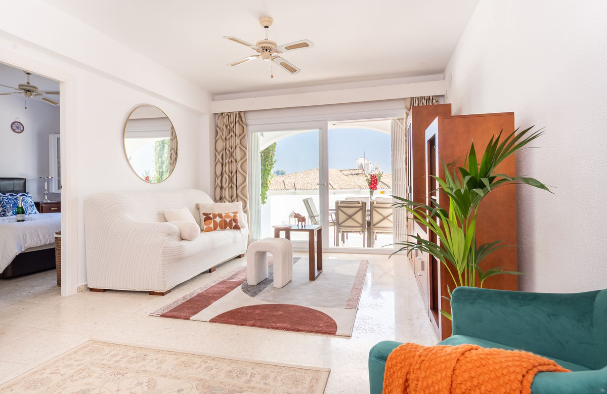 Appartement te koop in El Paraiso | 2 slaapkamers H5123926
