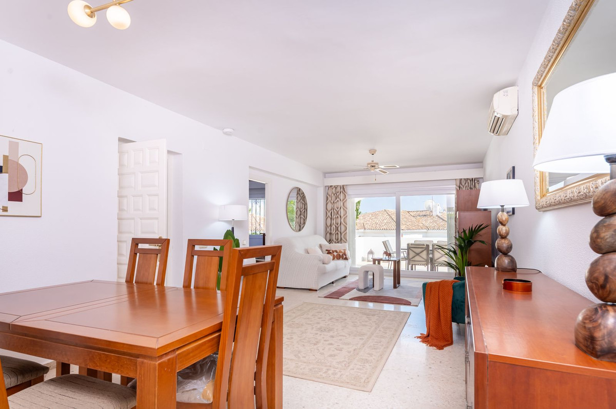 Appartement te koop in El Paraiso | 2 slaapkamers H5123926