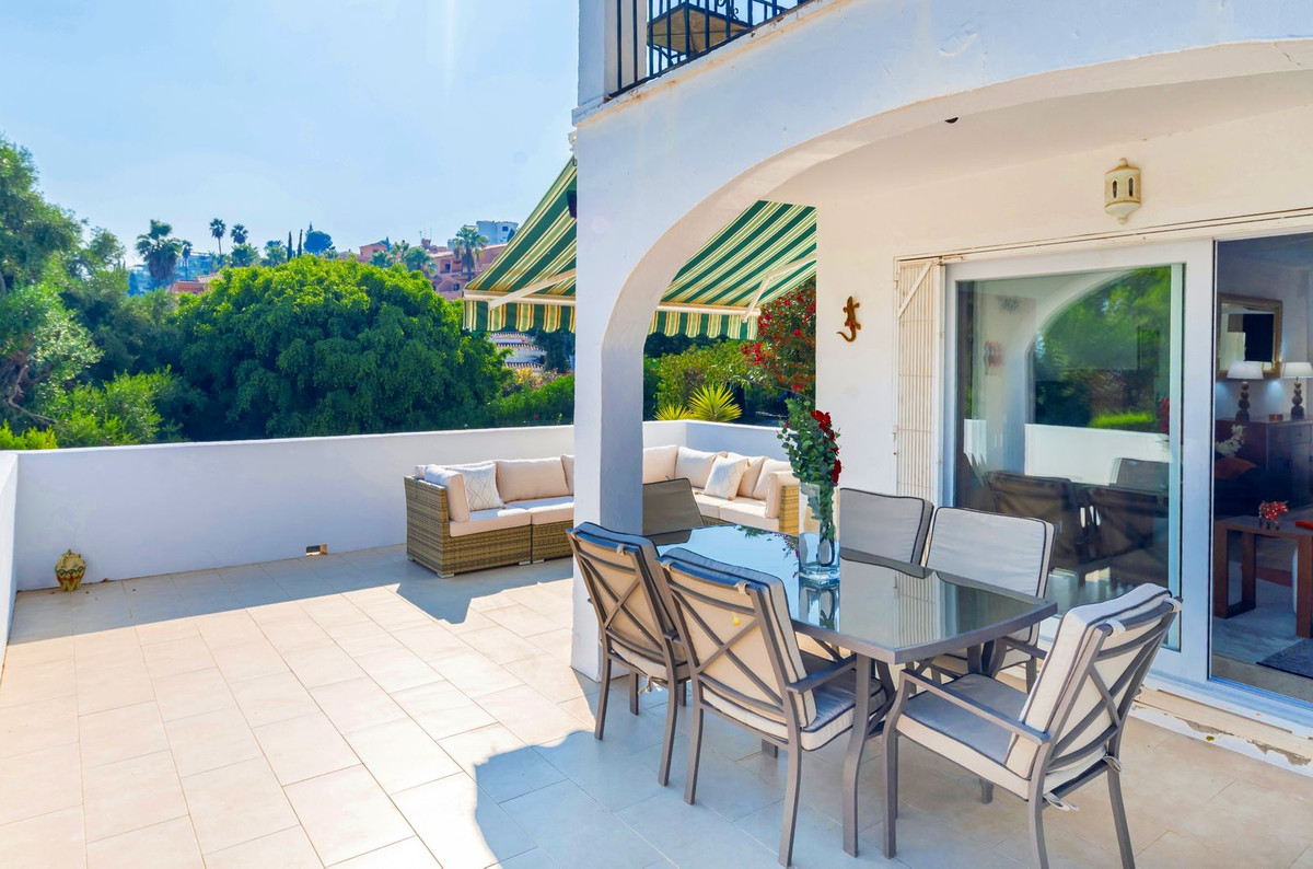 Appartement te koop in El Paraiso | 2 slaapkamers H5123926