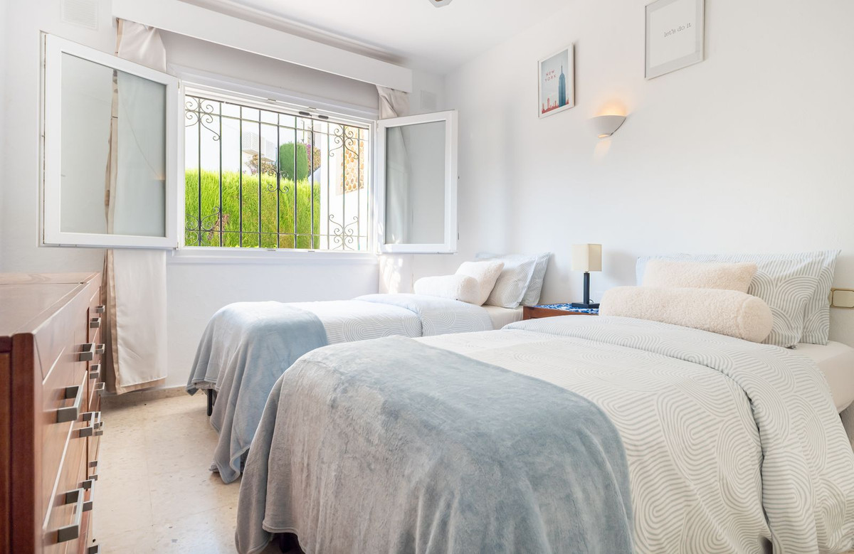 Appartement te koop in El Paraiso | 2 slaapkamers H5123926