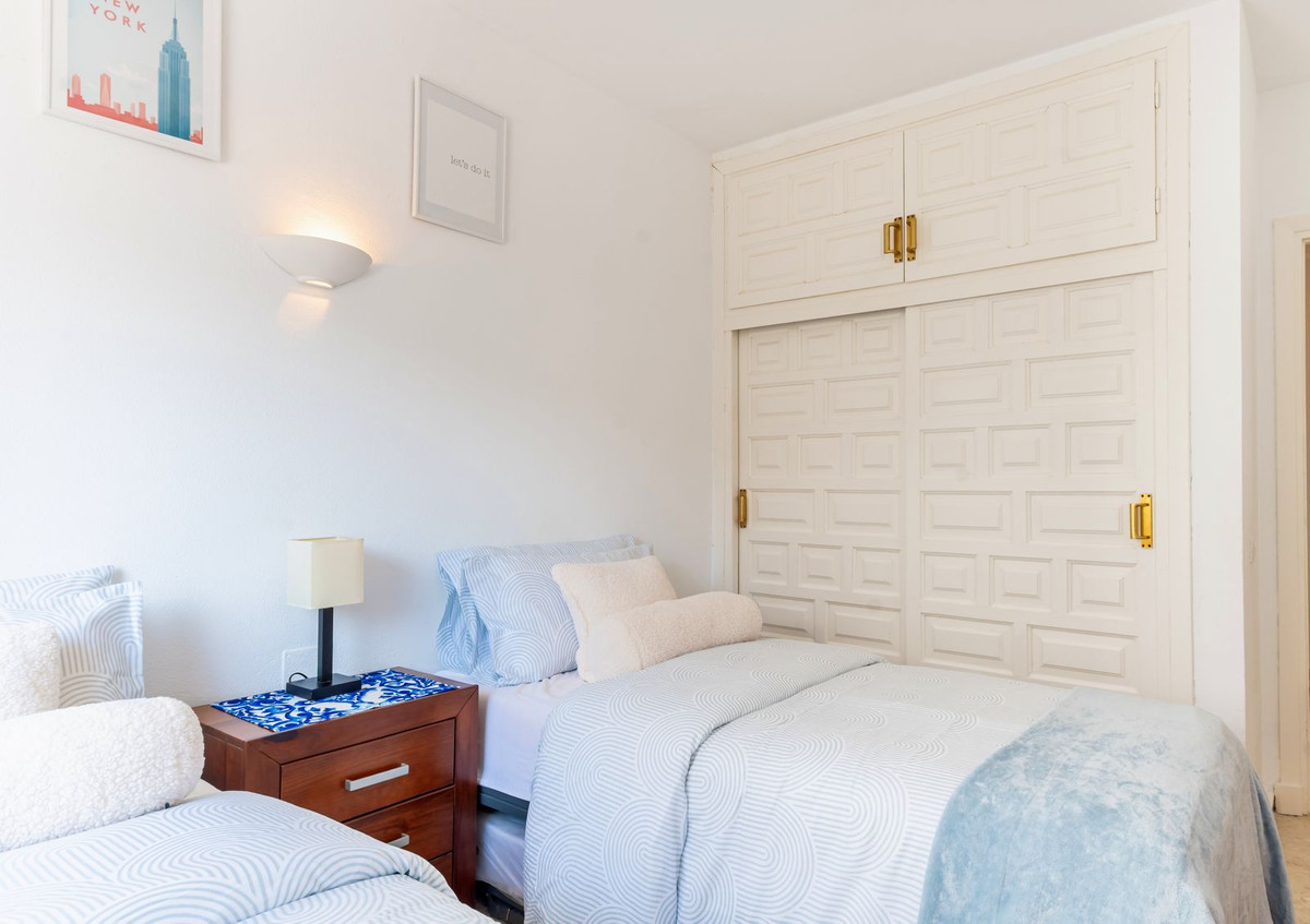 Appartement te koop in El Paraiso | 2 slaapkamers H5123926