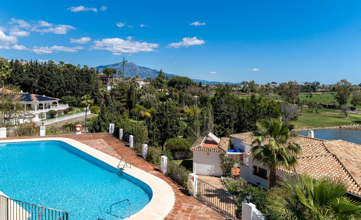Appartement te koop in El Paraiso | 2 slaapkamers H5123926