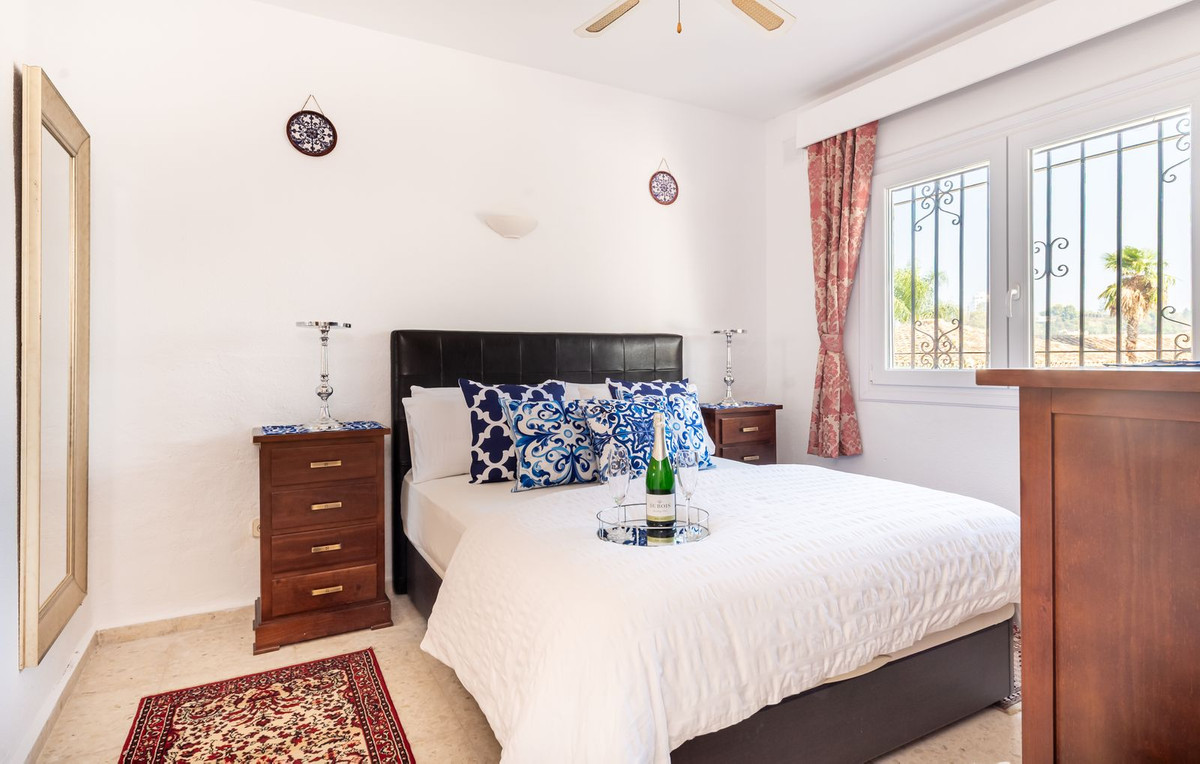 Appartement te koop in El Paraiso | 2 slaapkamers H5123926