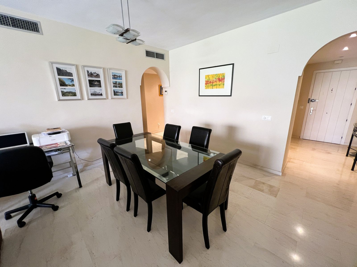 Appartement te koop in El Paraiso | 2 slaapkamers H5125240